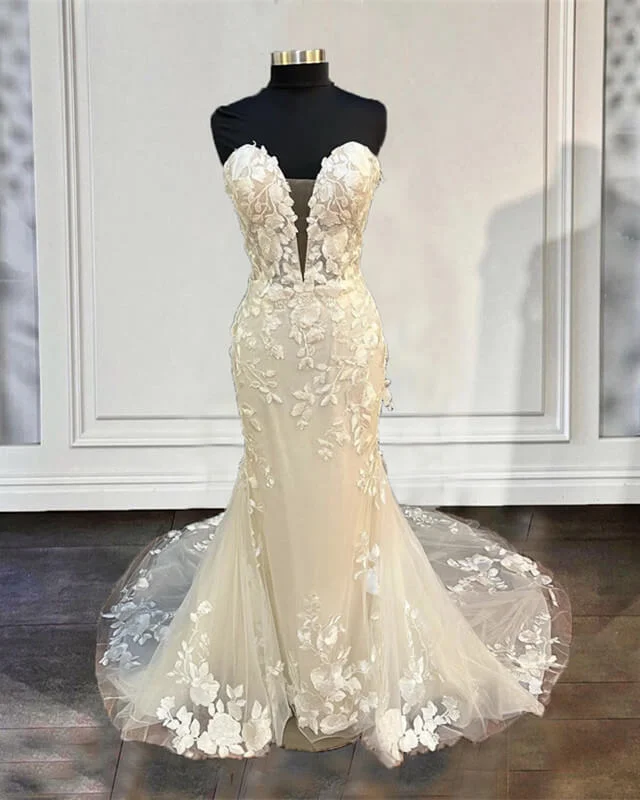 Mermaid Ivory Lace Sweetheart Court Train Wedding Dresses